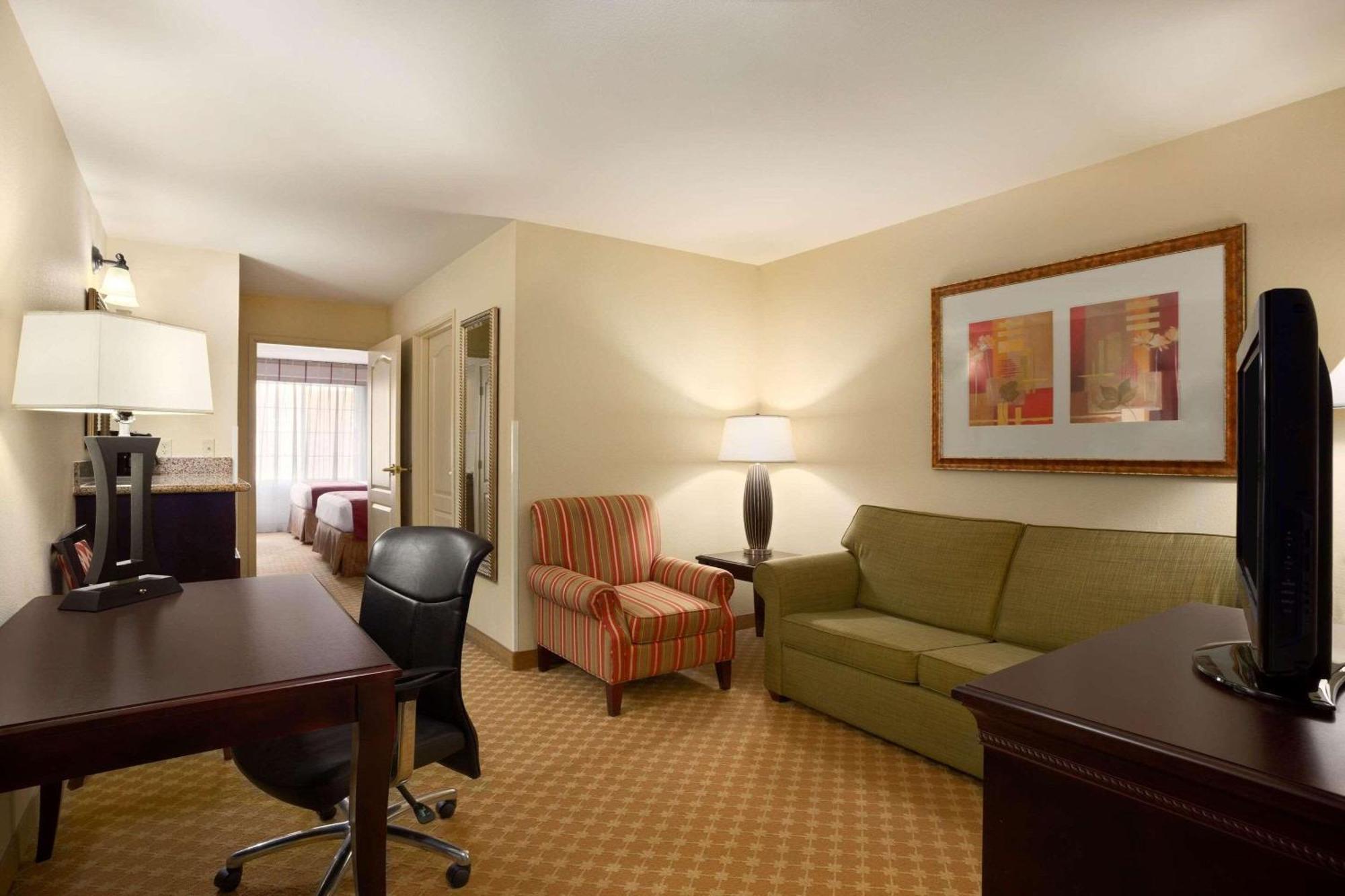 Country Inn & Suites By Radisson, Washington At Meadowlands, Pa Exterior photo