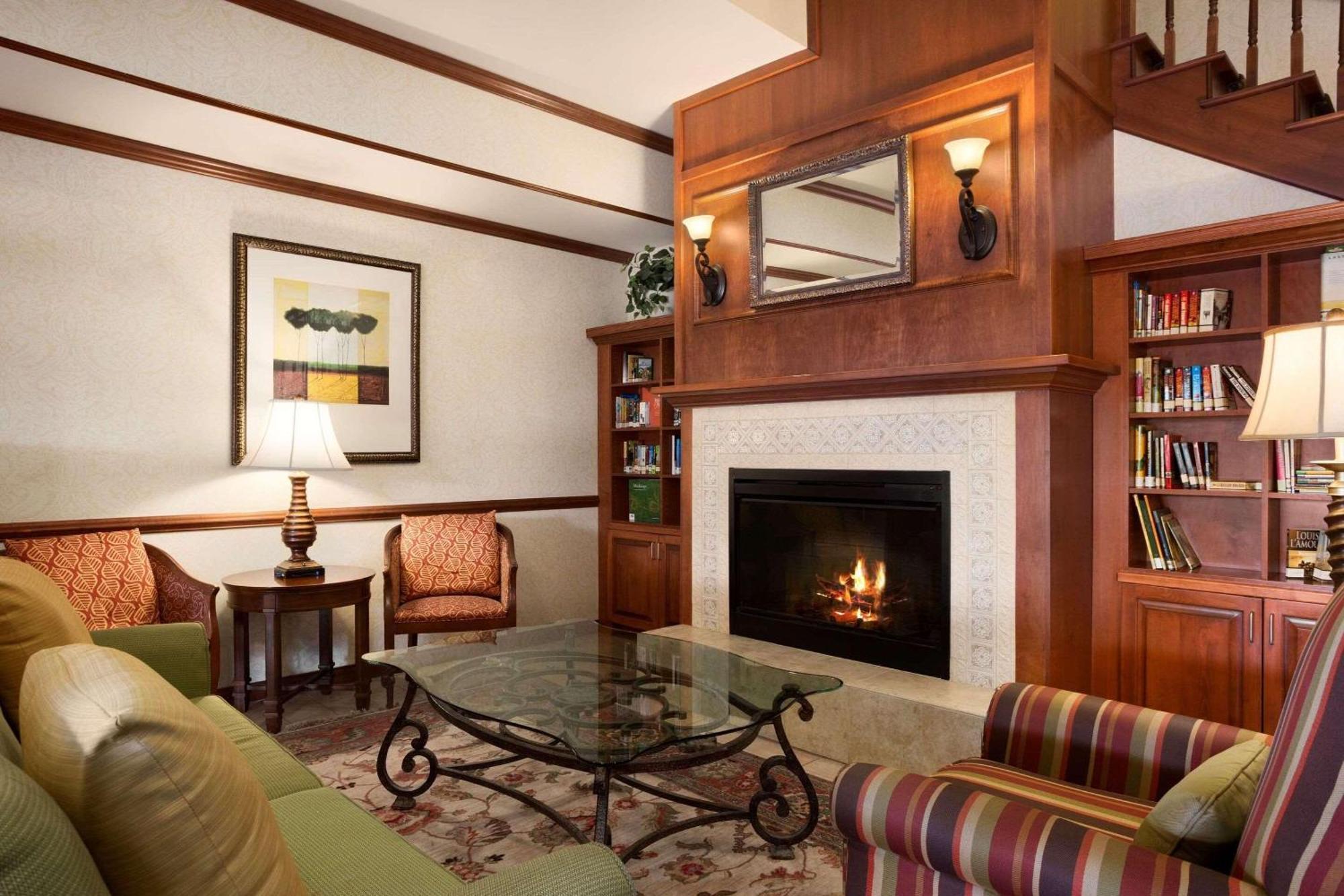 Country Inn & Suites By Radisson, Washington At Meadowlands, Pa Exterior photo